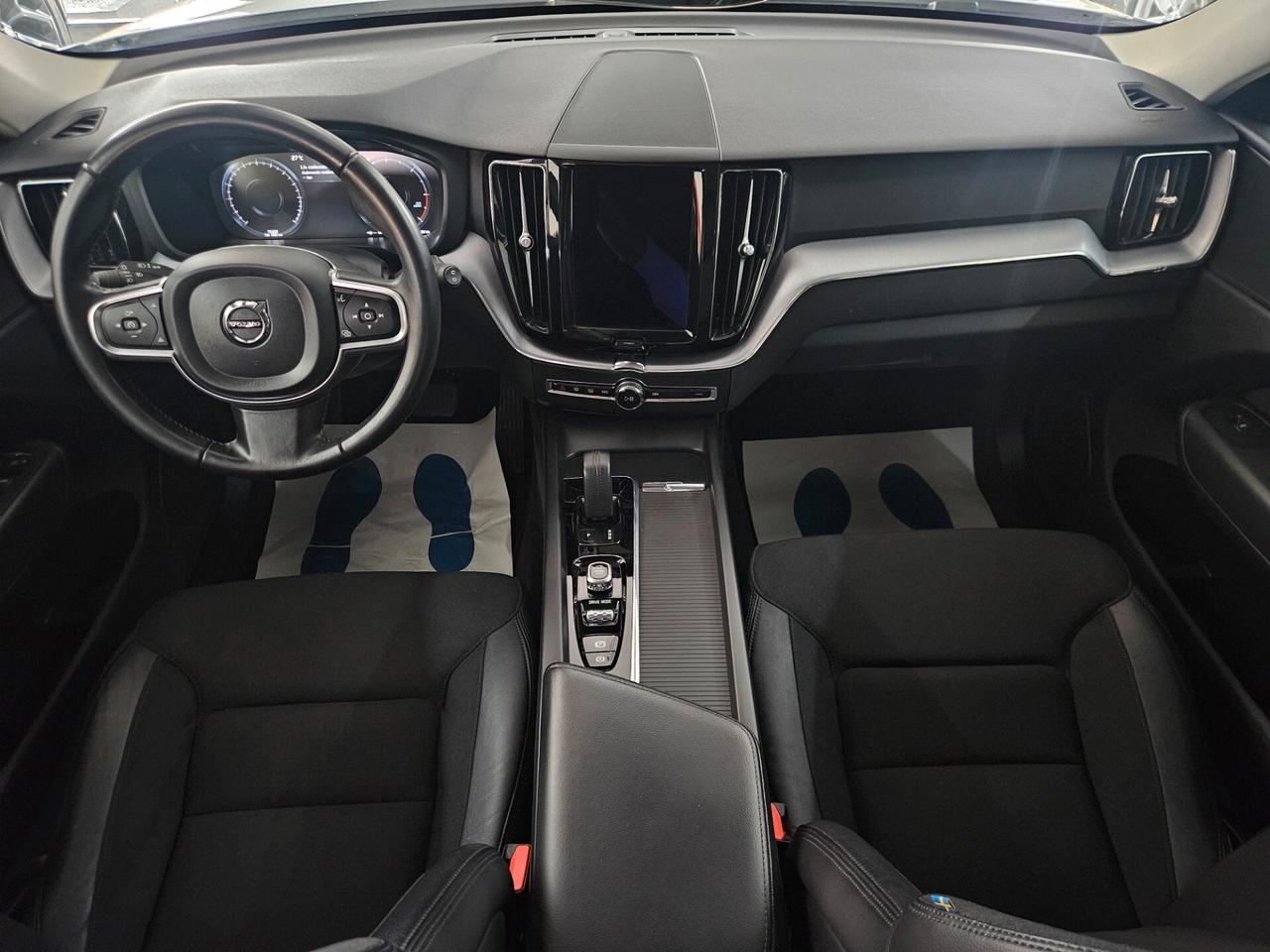 Volvo XC60 2.0 b4 Momentum awd auto my20 - IVA ESPOSTA