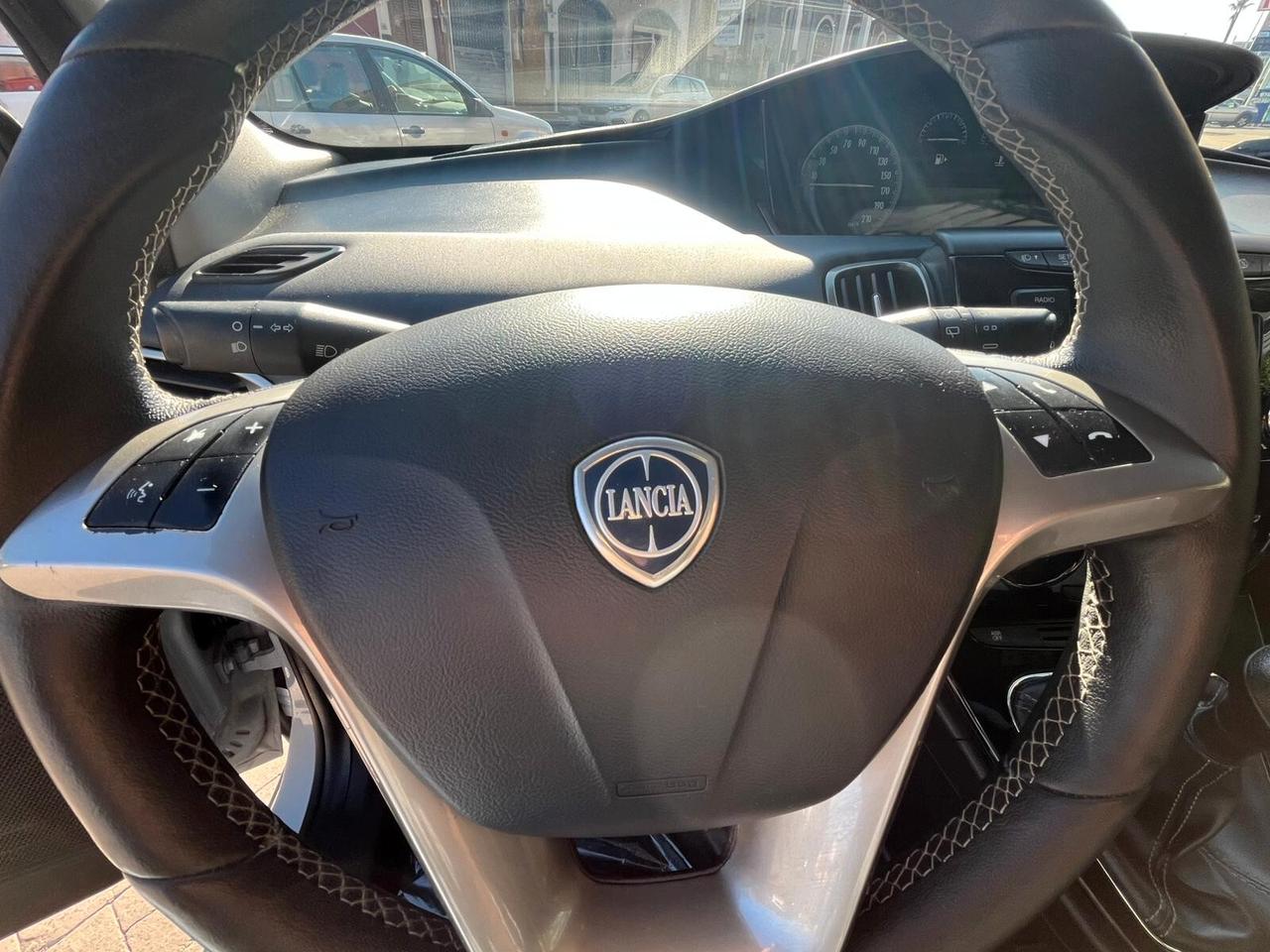 Lancia Ypsilon 1.3 MJT 16V 95 CV 5 porte S&S MYA TETTO APRIBILE