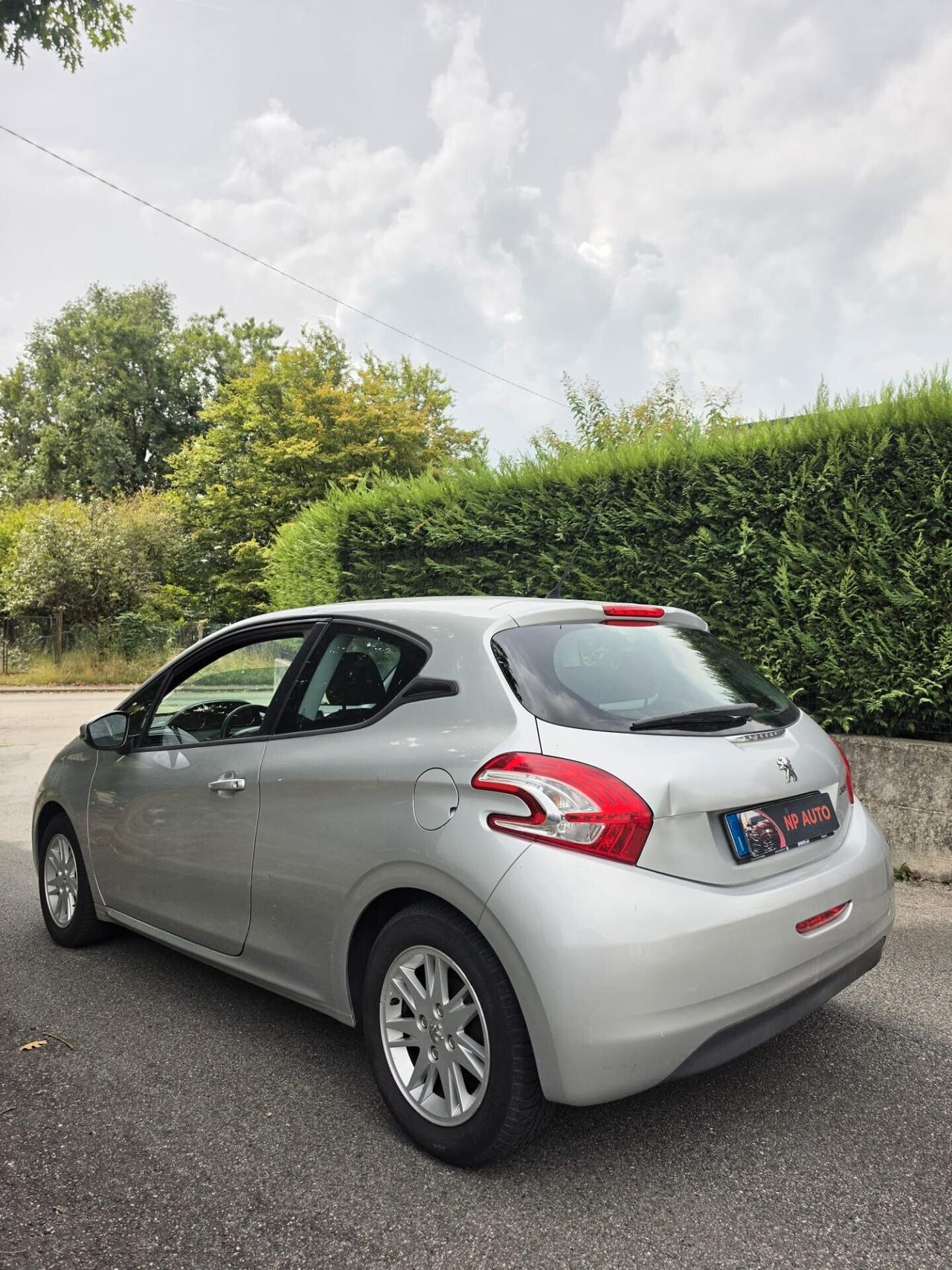 Peugeot 208 neopatentati