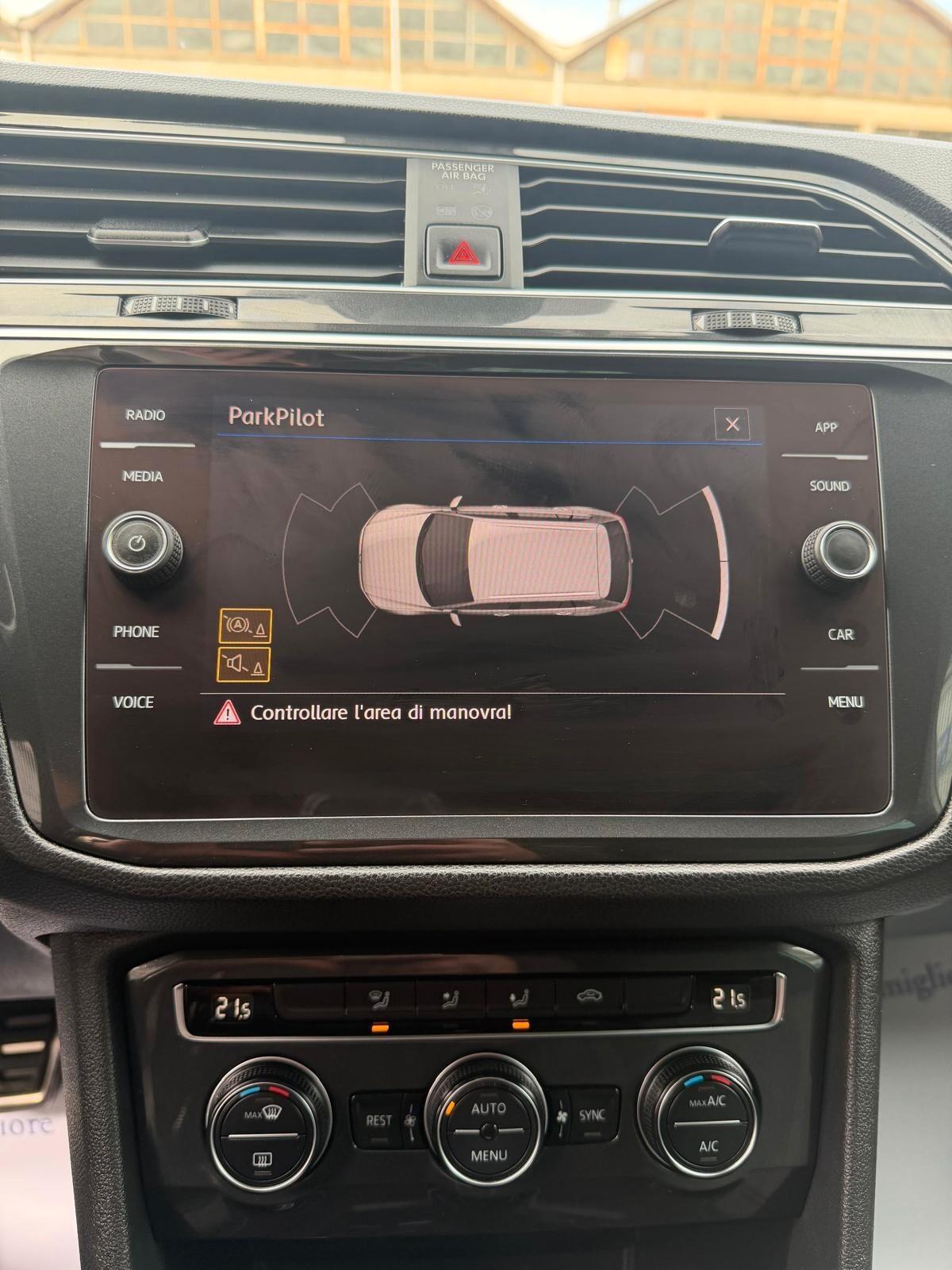 Volkswagen Tiguan 2.0 TDI SCR DSG R-LINE Pack interno ed esterno