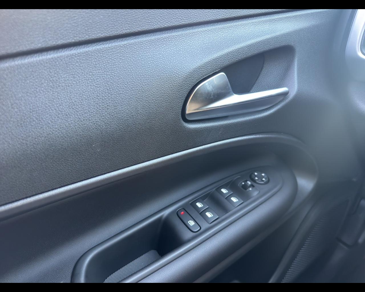 JEEP Avenger - Avenger 1.2 Turbo 110 CV e-Hybrid Altitude