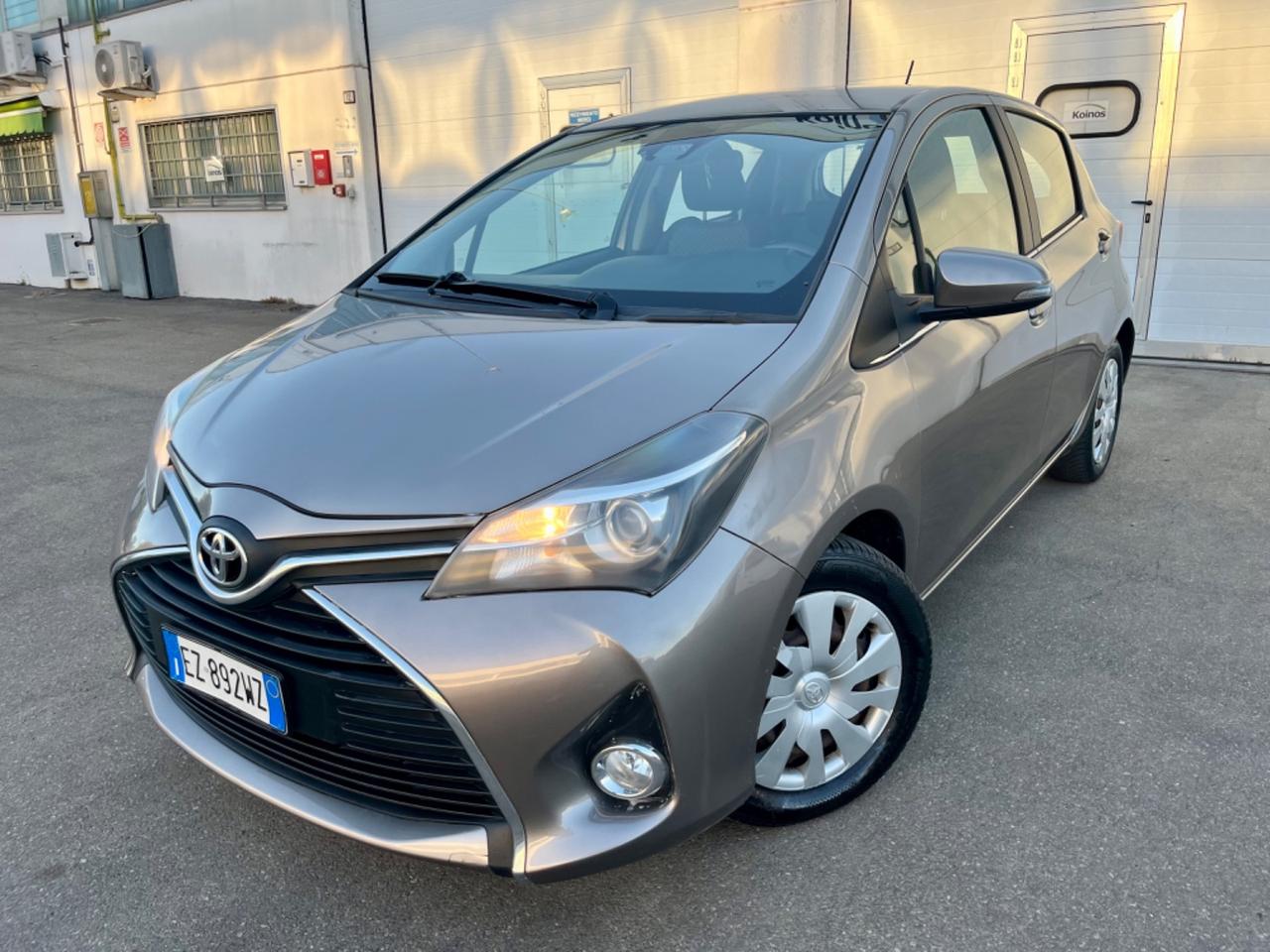 Toyota Yaris 1.0benz 2015 118.000km euro6 per neopatentati