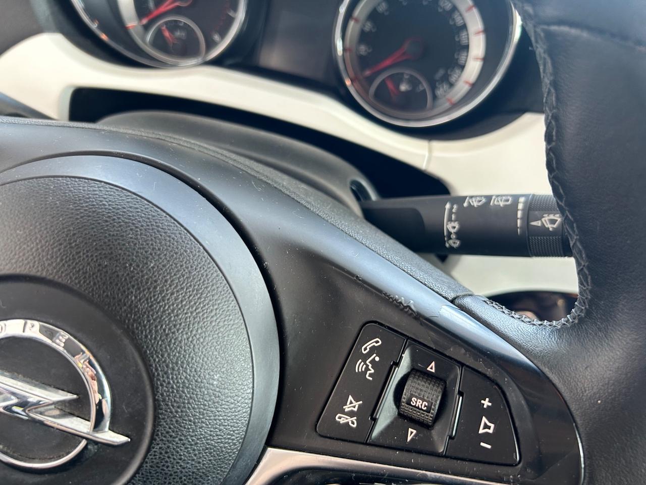 Opel Adam 1.2 B X neopatentati 2013