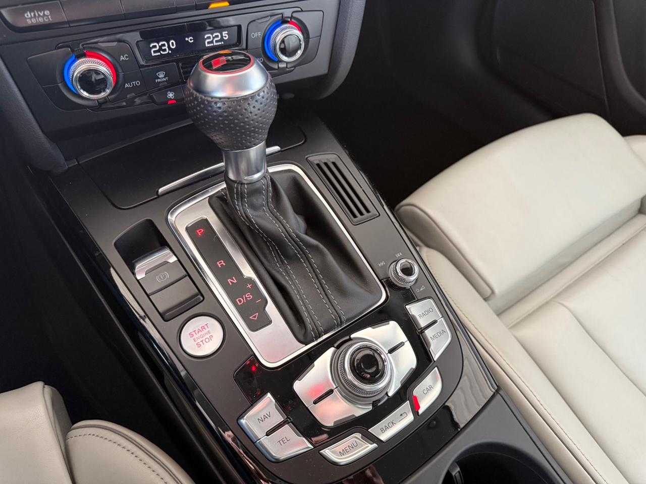 Audi A4 RS 4 Avant 4.2 V8 FSI quattro S tronic