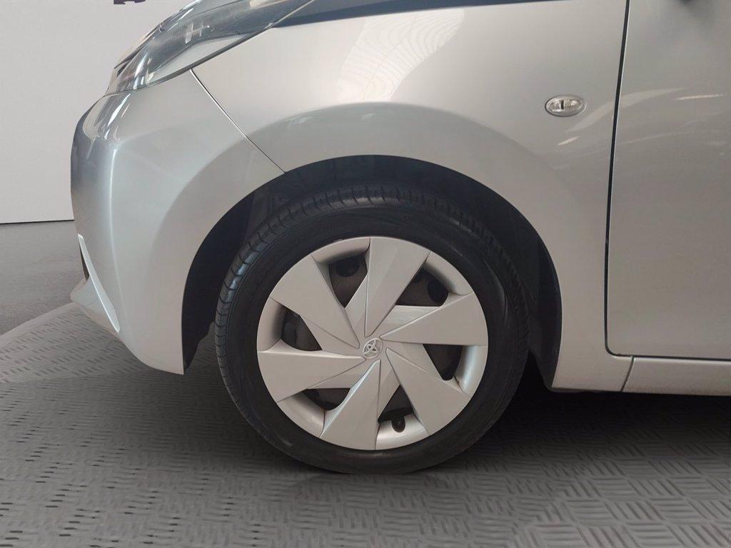 TOYOTA Aygo 5p 1.0 x-play my15 del 2017