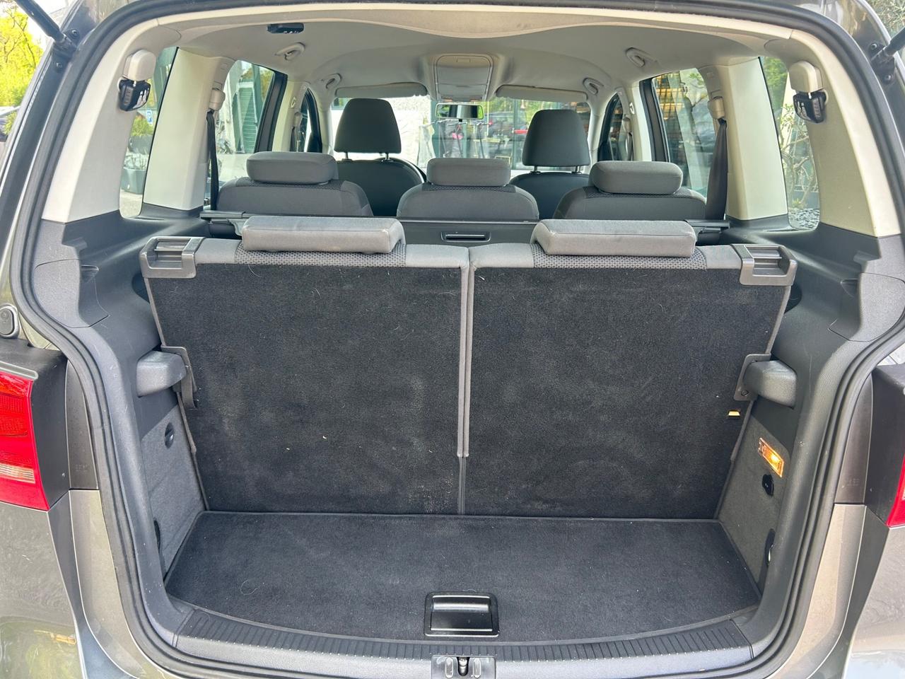 Volkswagen Touran 1.2 TSI Trendline * 7 POSTI * Neo patentati