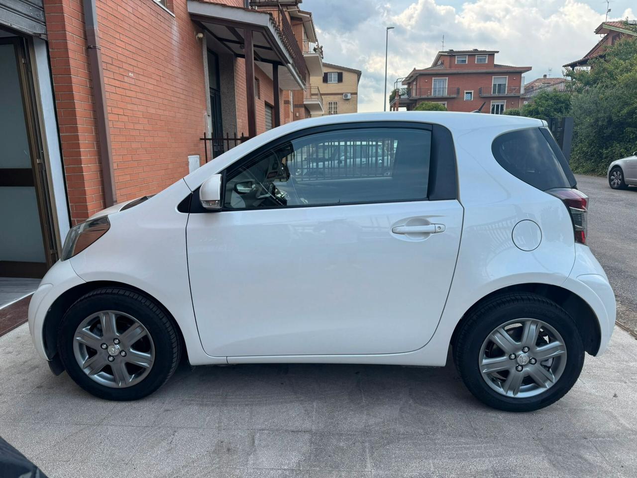Toyota iQ 1.0 Sol