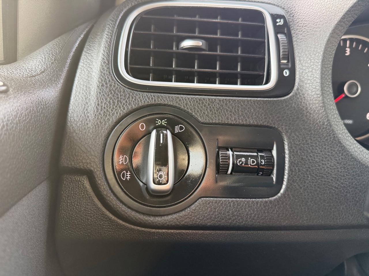 Volkswagen Polo 5p 1.2 tdi 75cv Ok neopatentati
