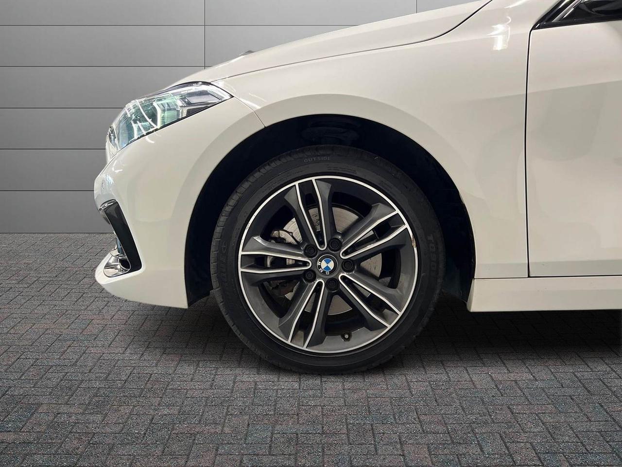 BMW Serie 1 F40 - 118i Sport 136cv