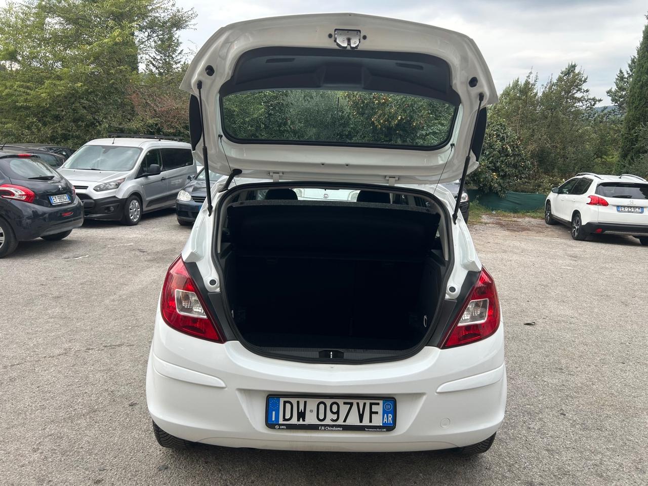 Opel Corsa 1.2 5 porte Cosmo