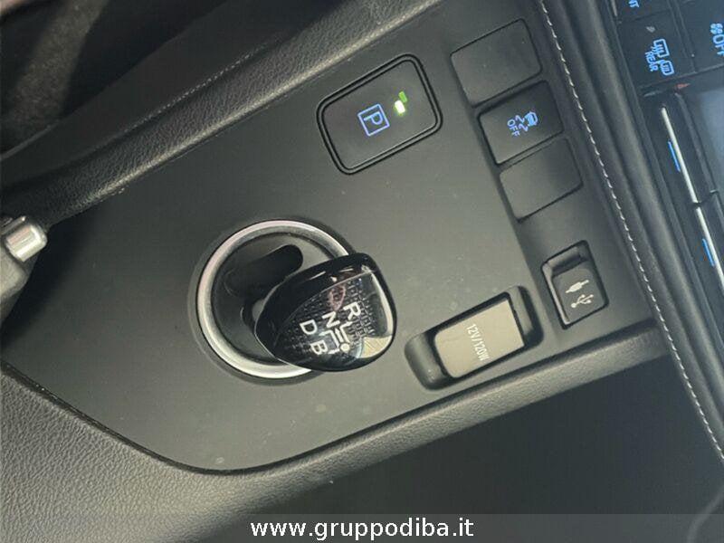 Toyota Auris II 2015 Benzina 1.8h Lounge cvt