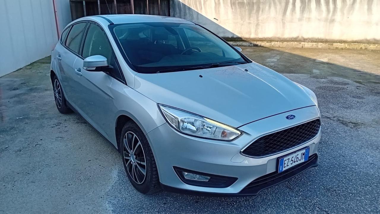 Ford focus 5P-1.6 gpl - km 86000-2015