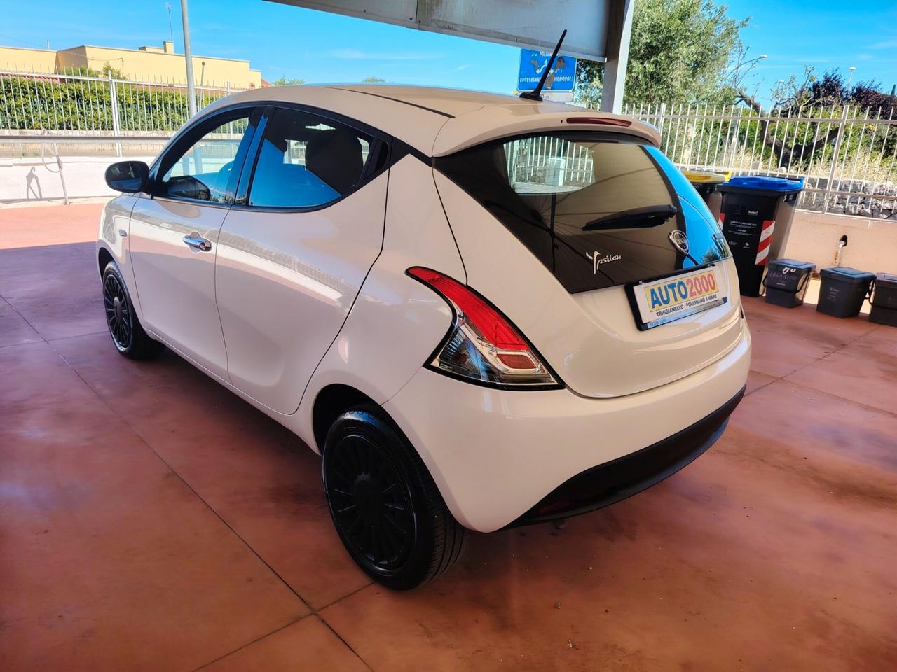 Lancia Ypsilon 1.0 FireFly Hybrid 2023 19.000km
