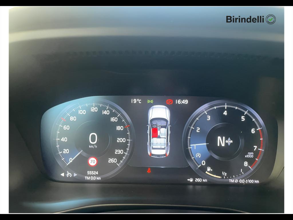 VOLVO XC40 (2017-->) - XC40 T2 Momentum