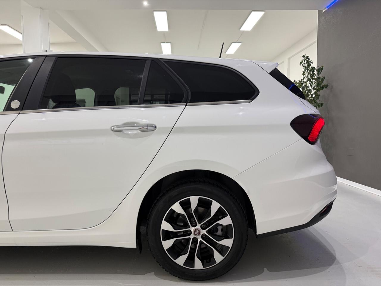 Fiat Tipo 1.6 Mjt 120cv SW Mirror