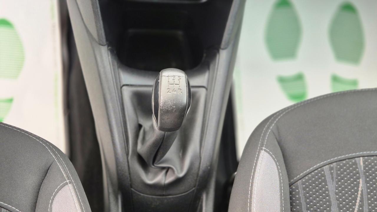Peugeot 208 1.2BENZ/60KW/ 82 CV 5 porte /OK NEOPATENTATI
