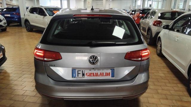 VOLKSWAGEN Passat Variant 1.6 TDI SCR DSG Business NAVI