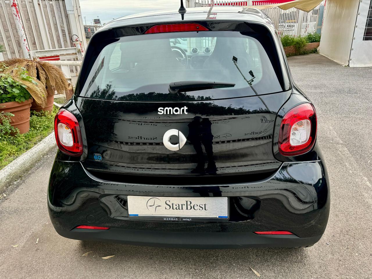 Smart ForFour EQ Youngster*TOTAL BLACK*KM 17000!!!*