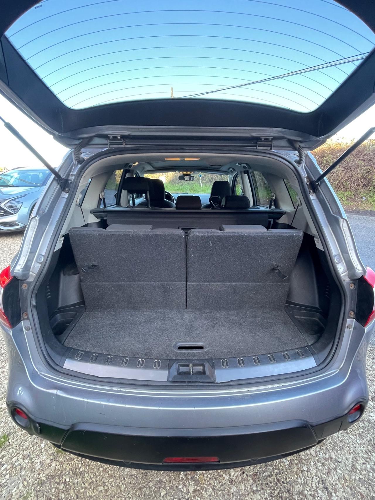 Nissan Qashqai Qashqai+2 2.0 16V !!4x4!!7 POSTI