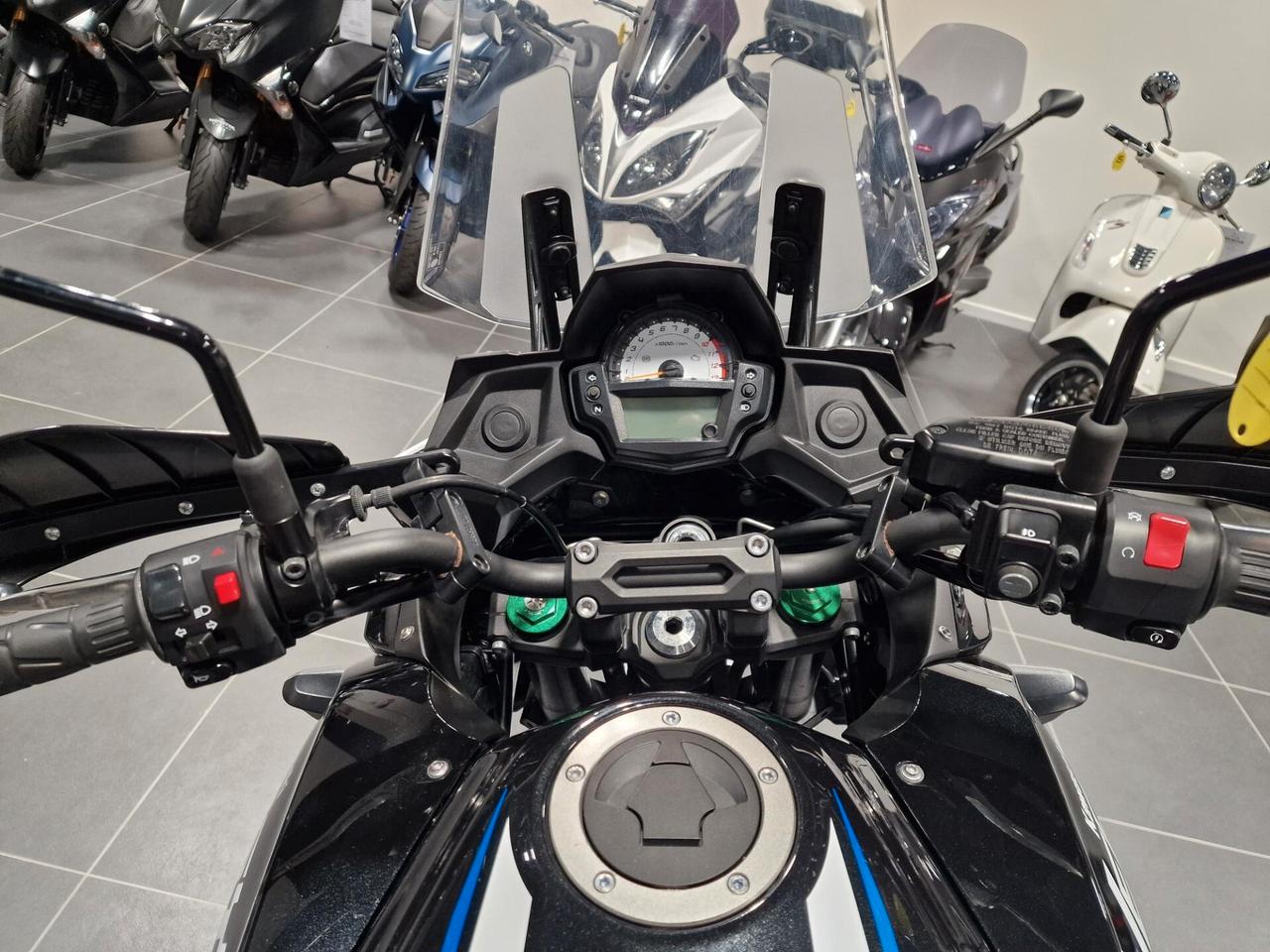 Kawasaki Versys 650 Bianco 2021