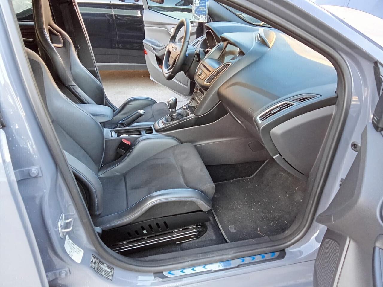 Ford Focus RS 2.3 350 CV AWD