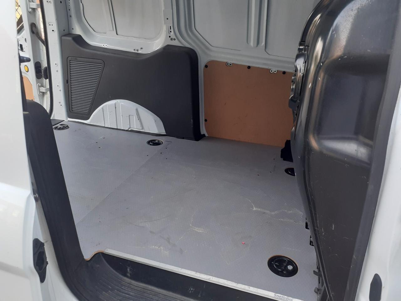 FORD TRANSIT CONNECT 3 POSTI PORTATA 825 KG.