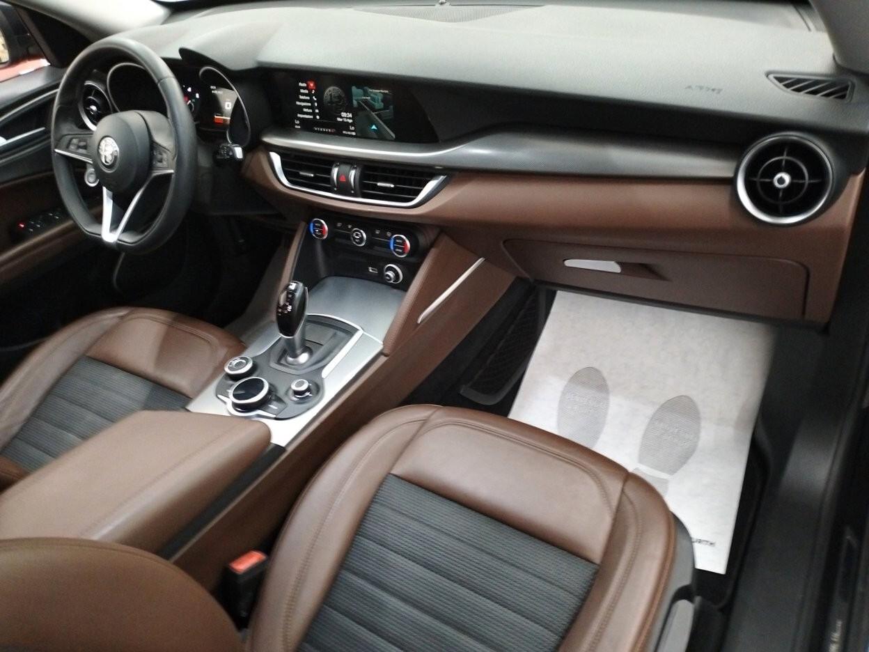 Alfa Romeo Stelvio 2.2 Turbodiesel 210 CV AT8 Q4 Super