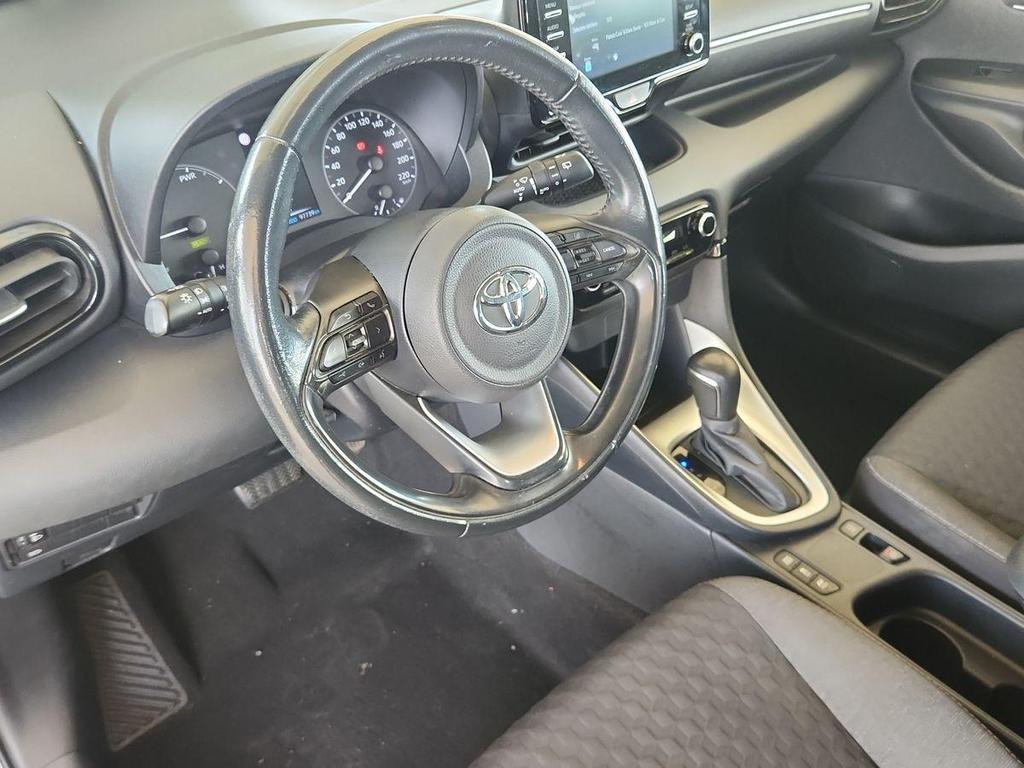 Toyota Yaris 1.5 hybrid Business