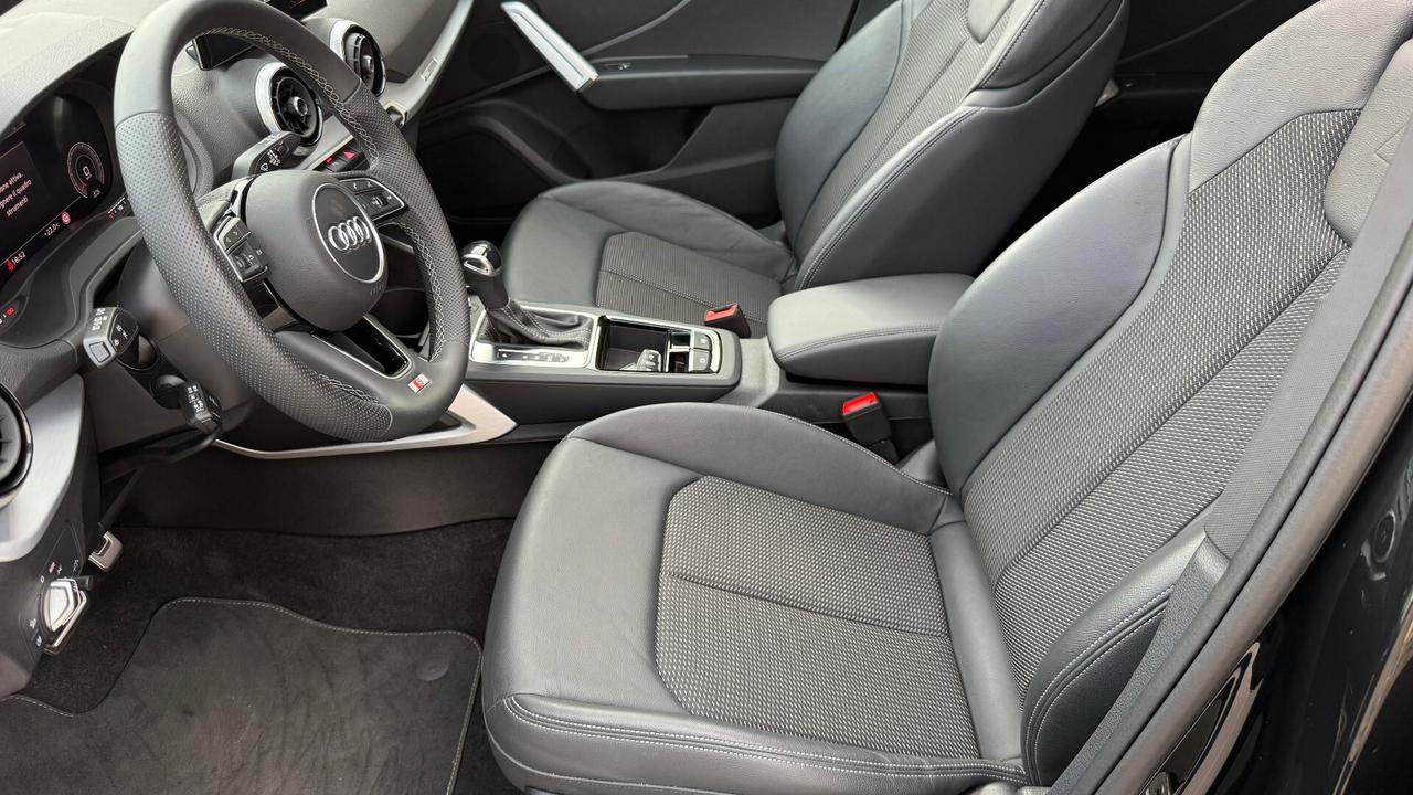 Audi Q2 35 TDI S tronic Identity Black TETTO