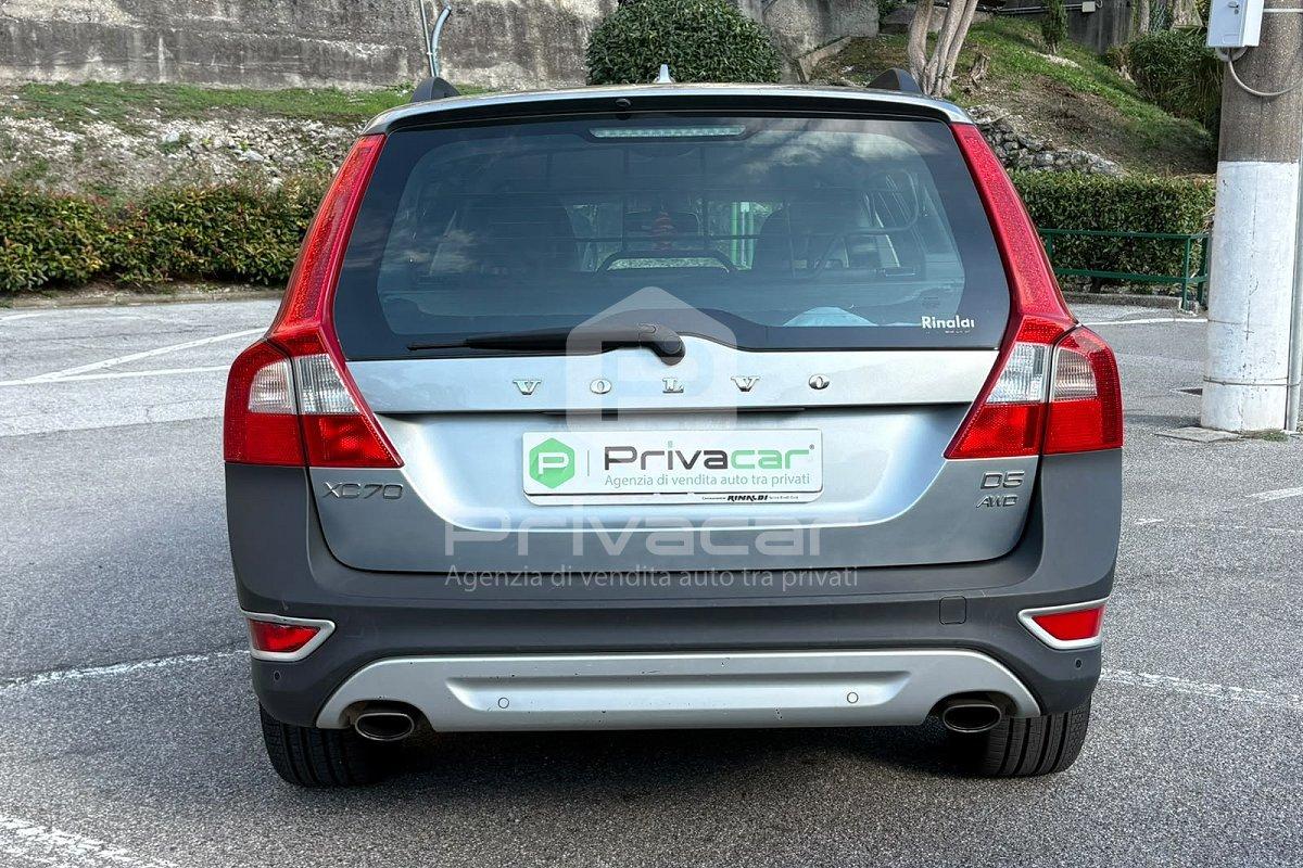 VOLVO XC70 D5 205CV AWD Geartronic Momentum