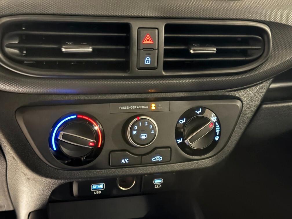 Hyundai i10 1.0 mpi Connectline 63cv auto Nav App Con 15" Neop