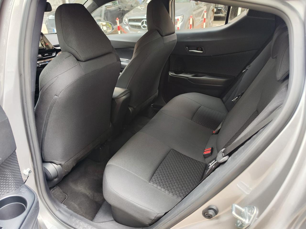 Toyota C-HR Hybrid Business NO OBBL. FINANZ.