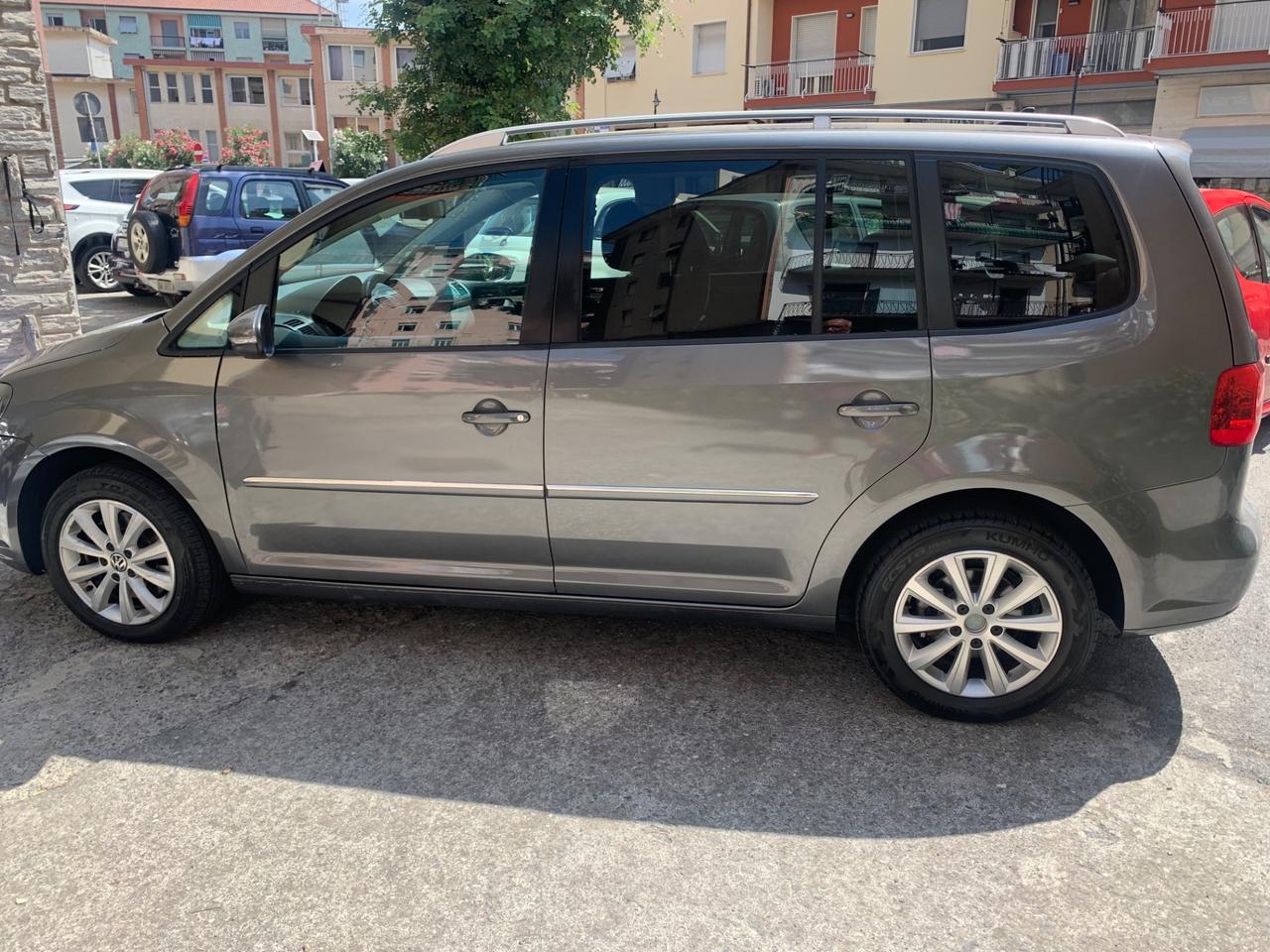 Volkswagen Touran 2.0 TDI 140 CV Highline 7 posti
