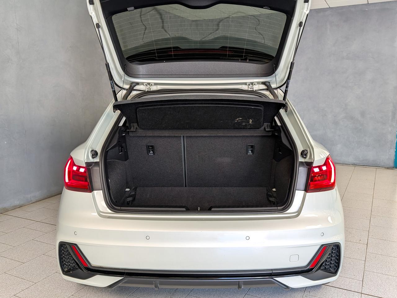 Audi A1 30 TFSI 116cv Adrenalin Black Edition S line