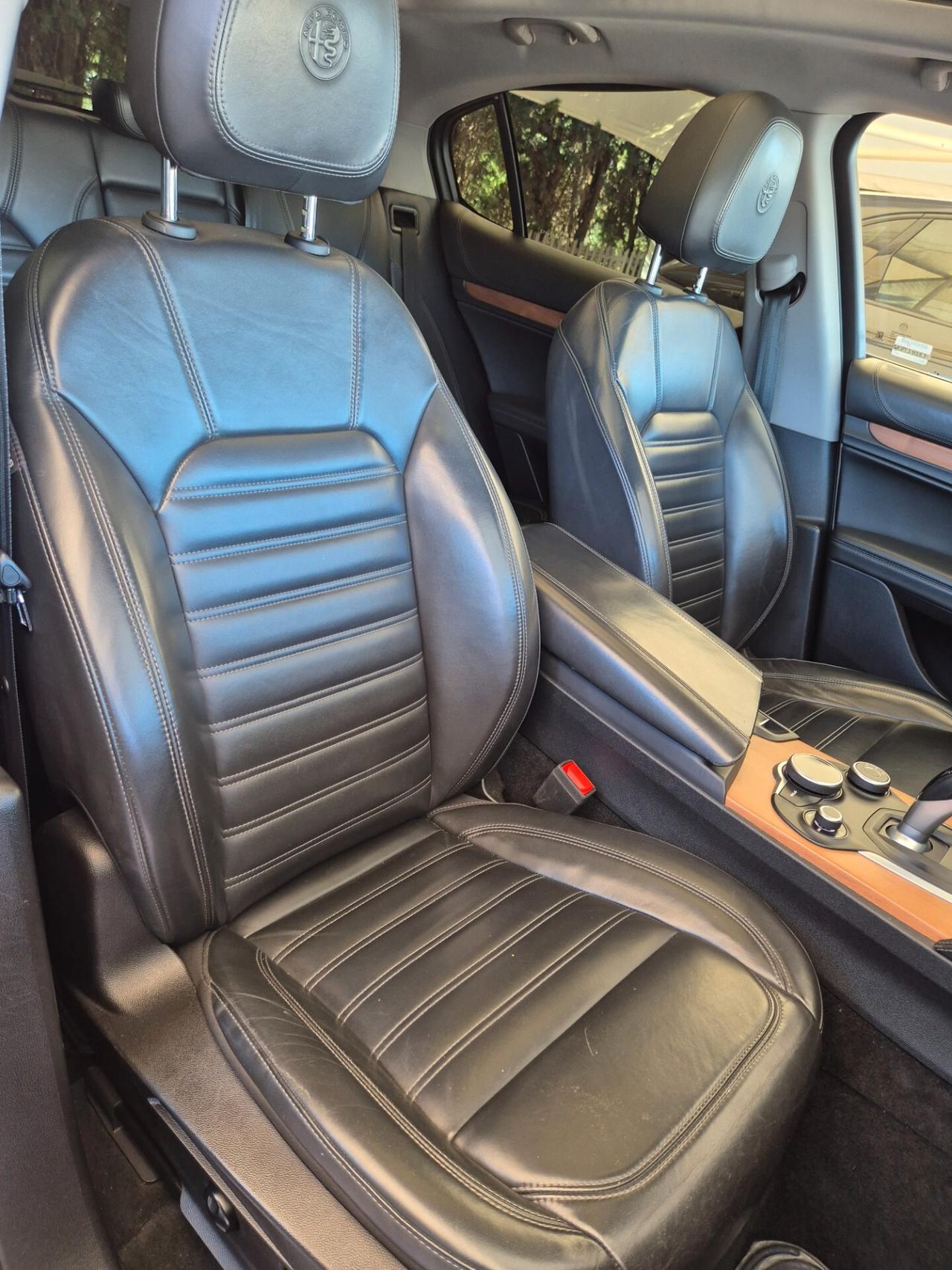 Alfa Romeo Stelvio 2.2 Turbodiesel 210 CV AT8 Q4 Super