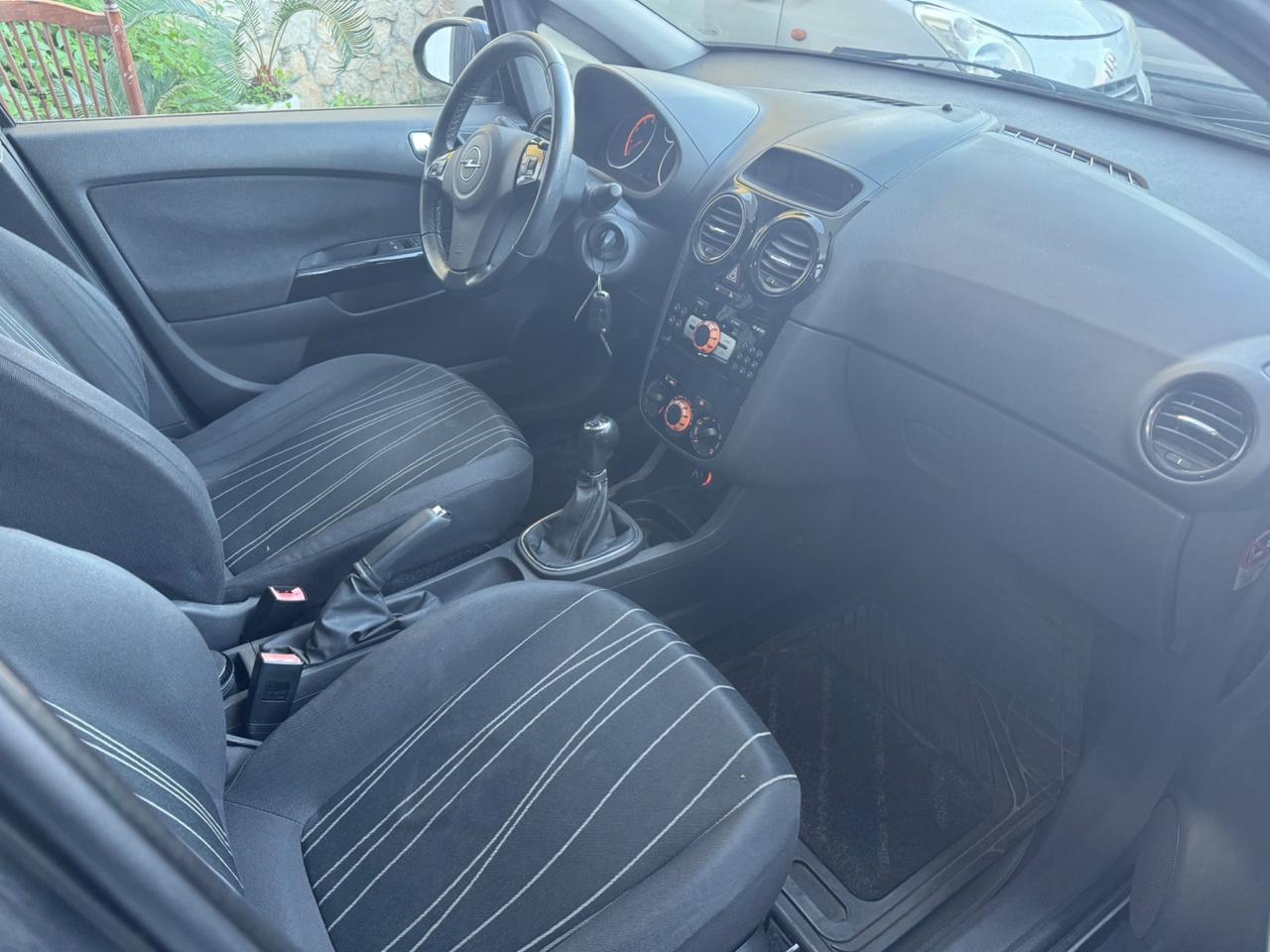 Opel Corsa 1.2 5 porte Cosmo