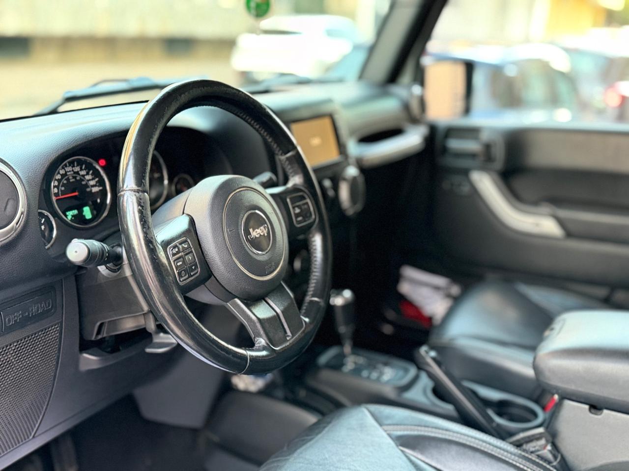 Jeep Wrangler Unlimited 2.8 CRD DPF Rubicon Auto AUTOCARRO N1