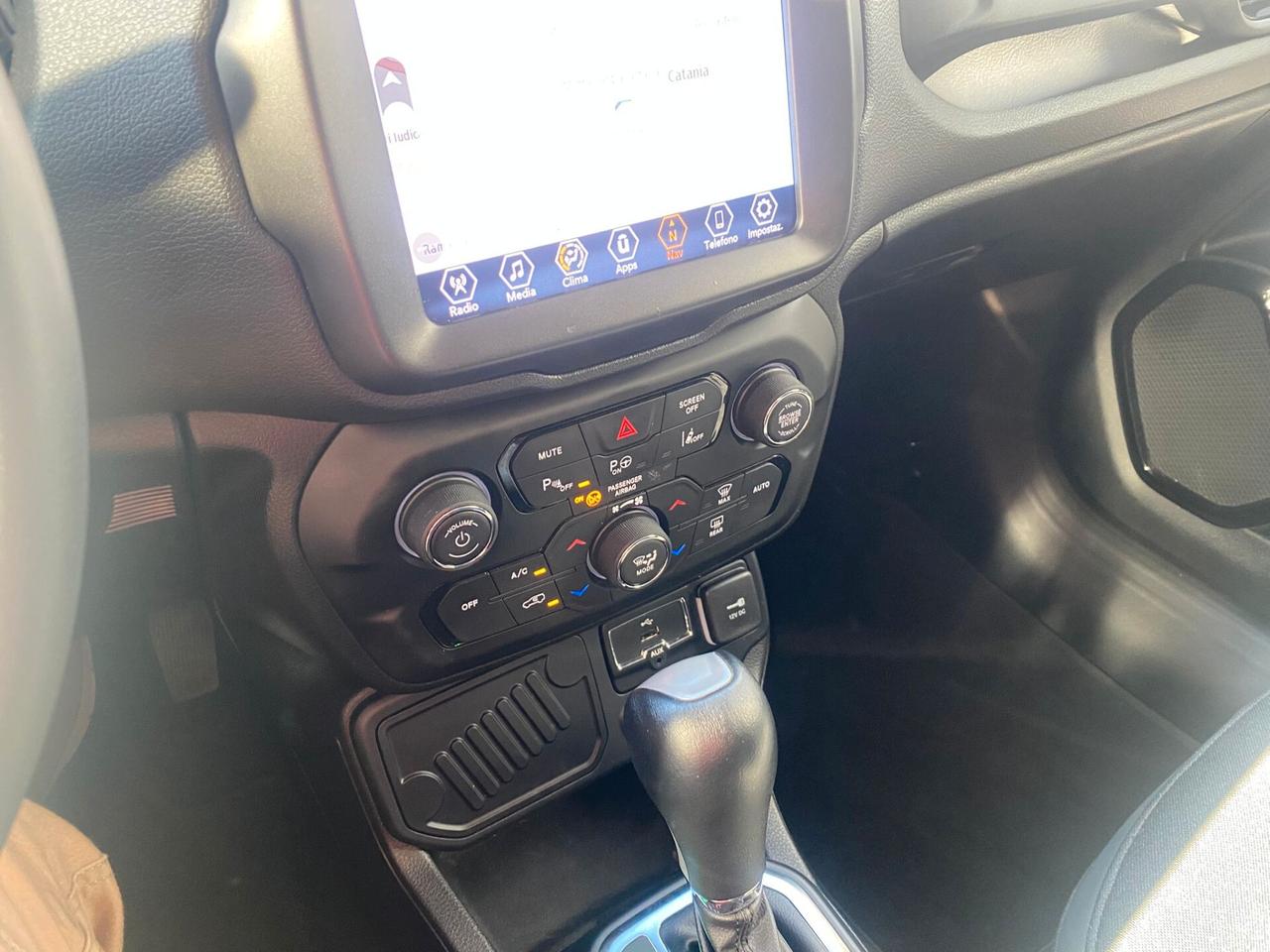 Jeep Renegade 1.3 T4 DDCT 150cv allestimento S total black