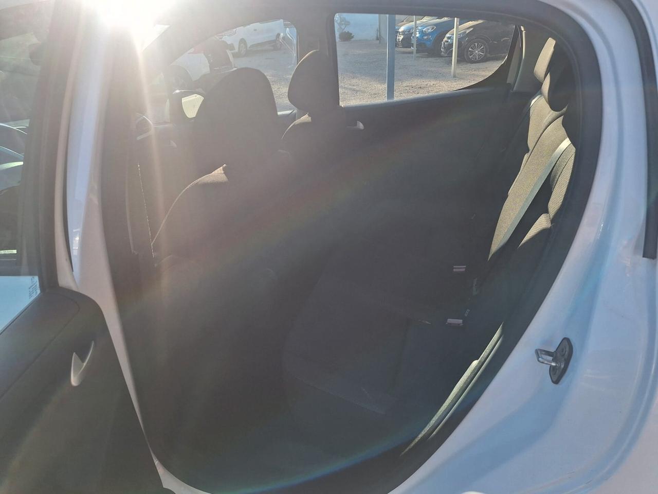 Peugeot 207 1.4 8V 75CV 5p. X Line