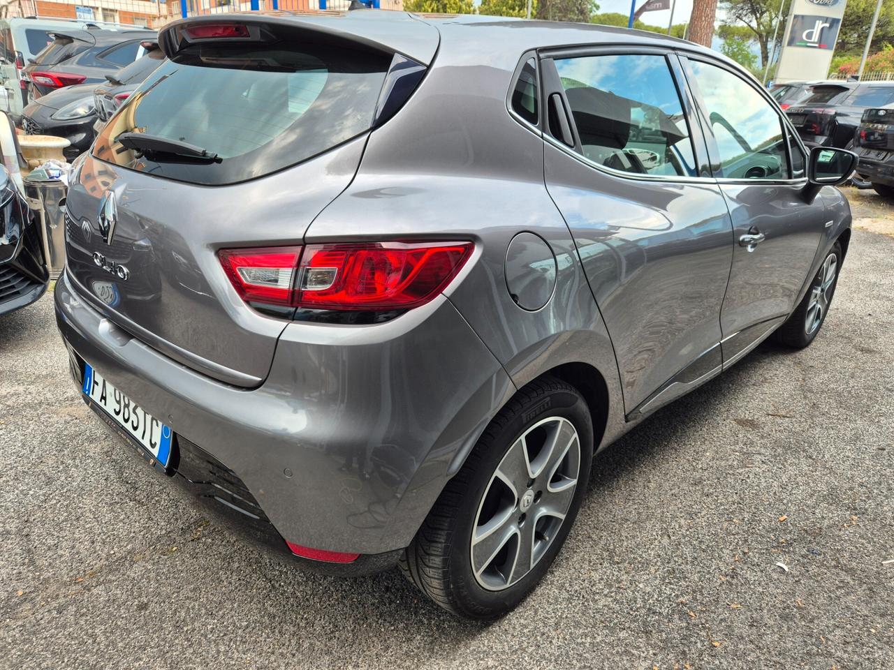 Renault Clio 1.2 75CV 5 porte COSTUMWENATIONAL