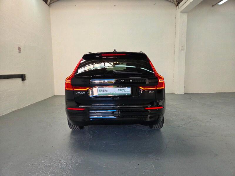 VOLVO XC60 (2017-->) XC60 B4 automatico Essential