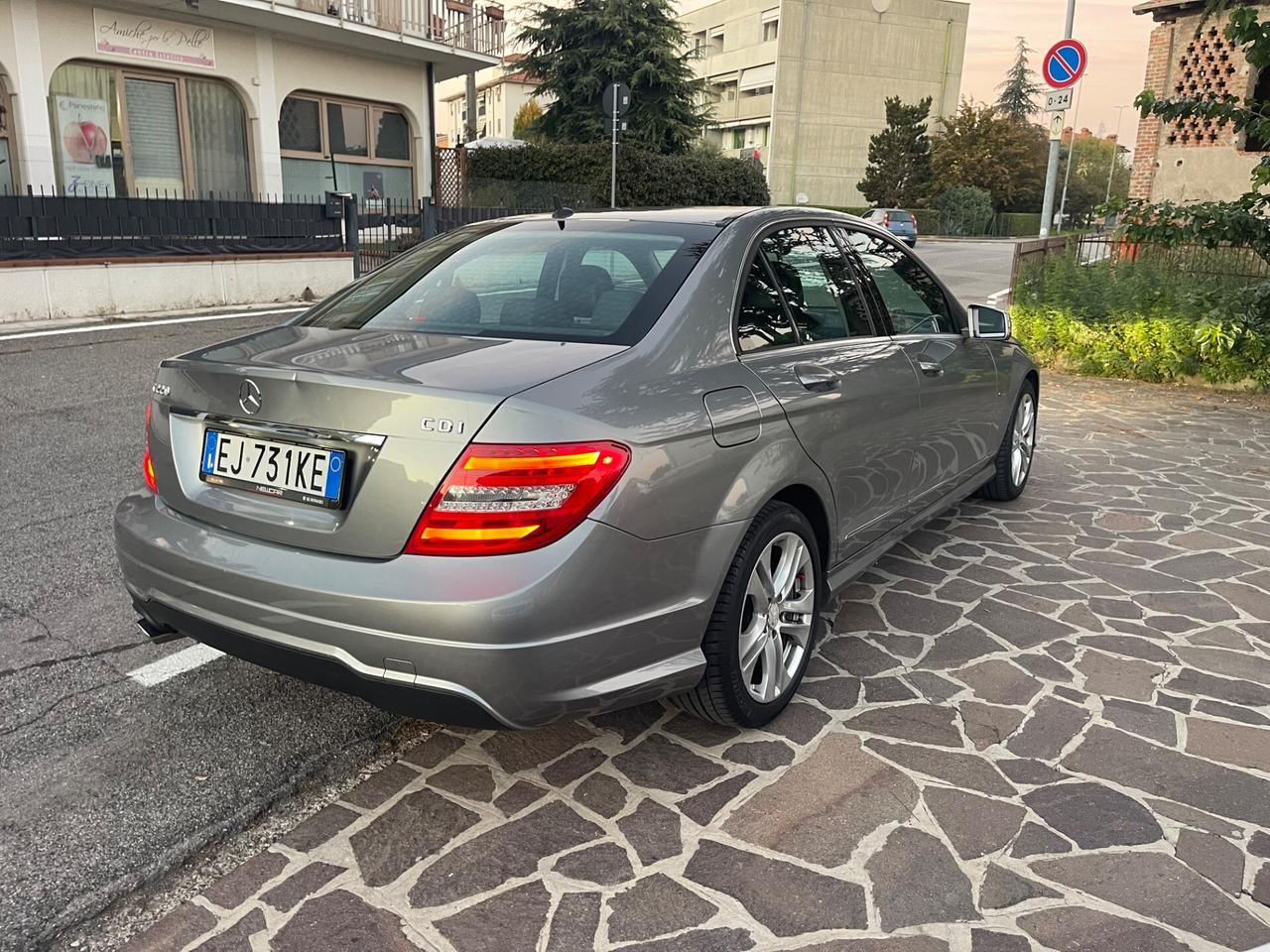 Mercedes-benz C 220 CDI BlueEFFICIENCY Avantgarde