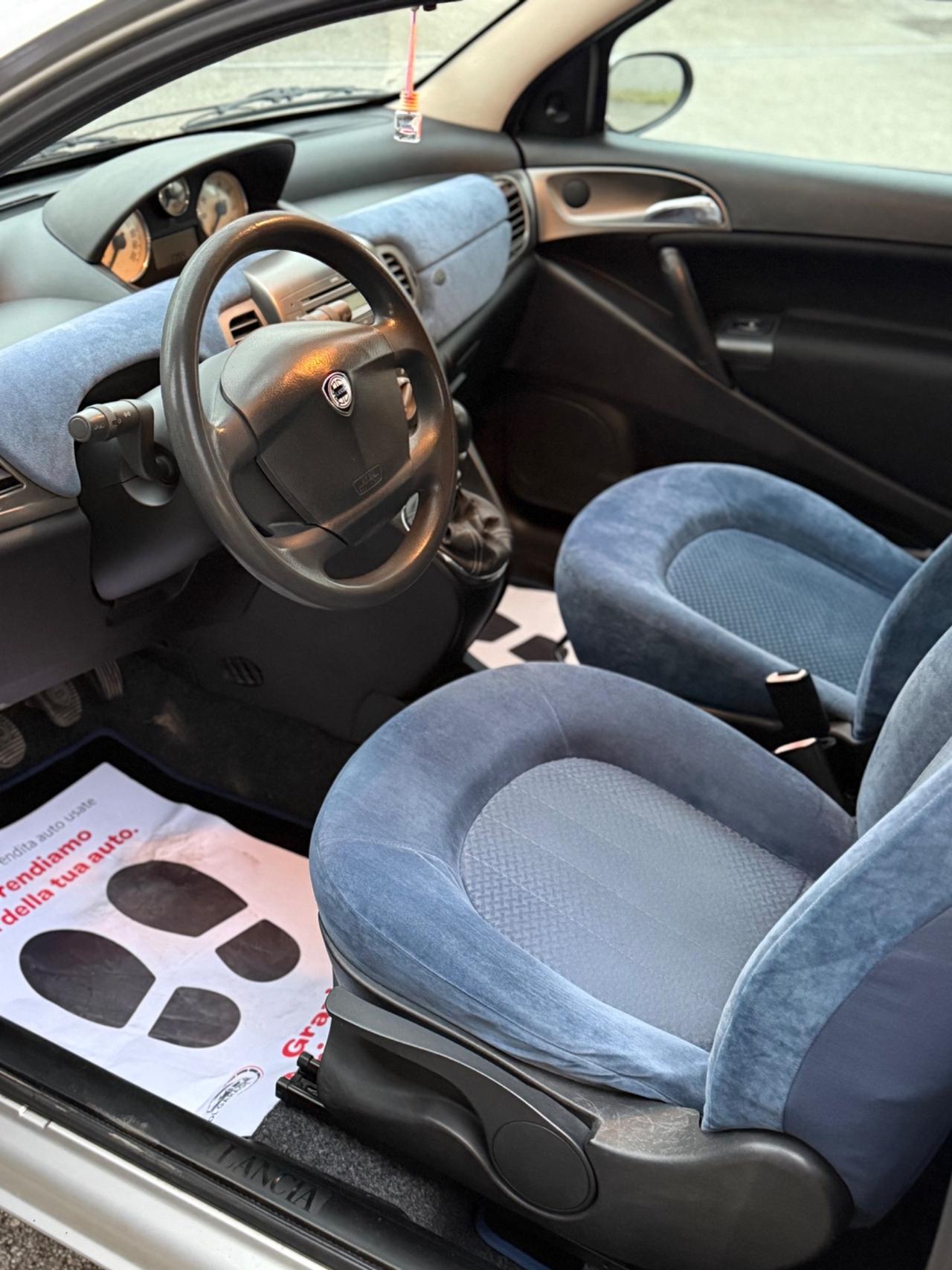 Lancia Ypsilon 1.2 Argento