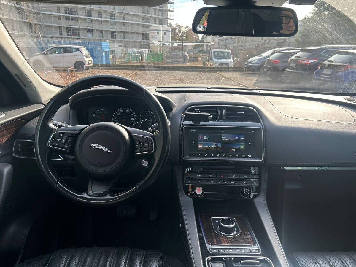 Jaguar F-Pace 3.0d V6 Portfolio awd 300cv auto