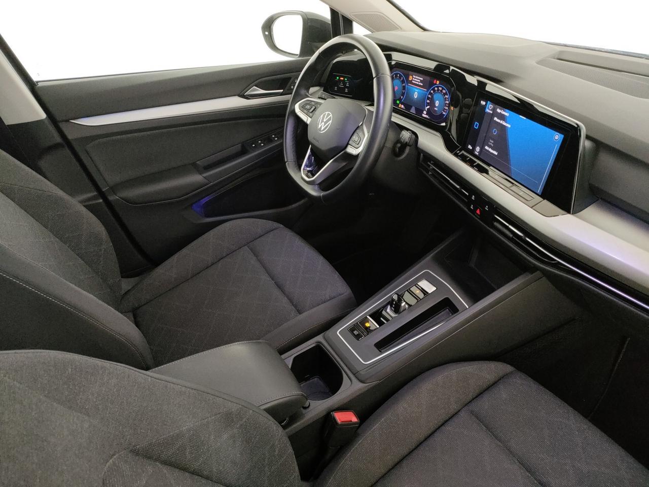 Volkswagen Golf 1.5 tgi life 130cv dsg