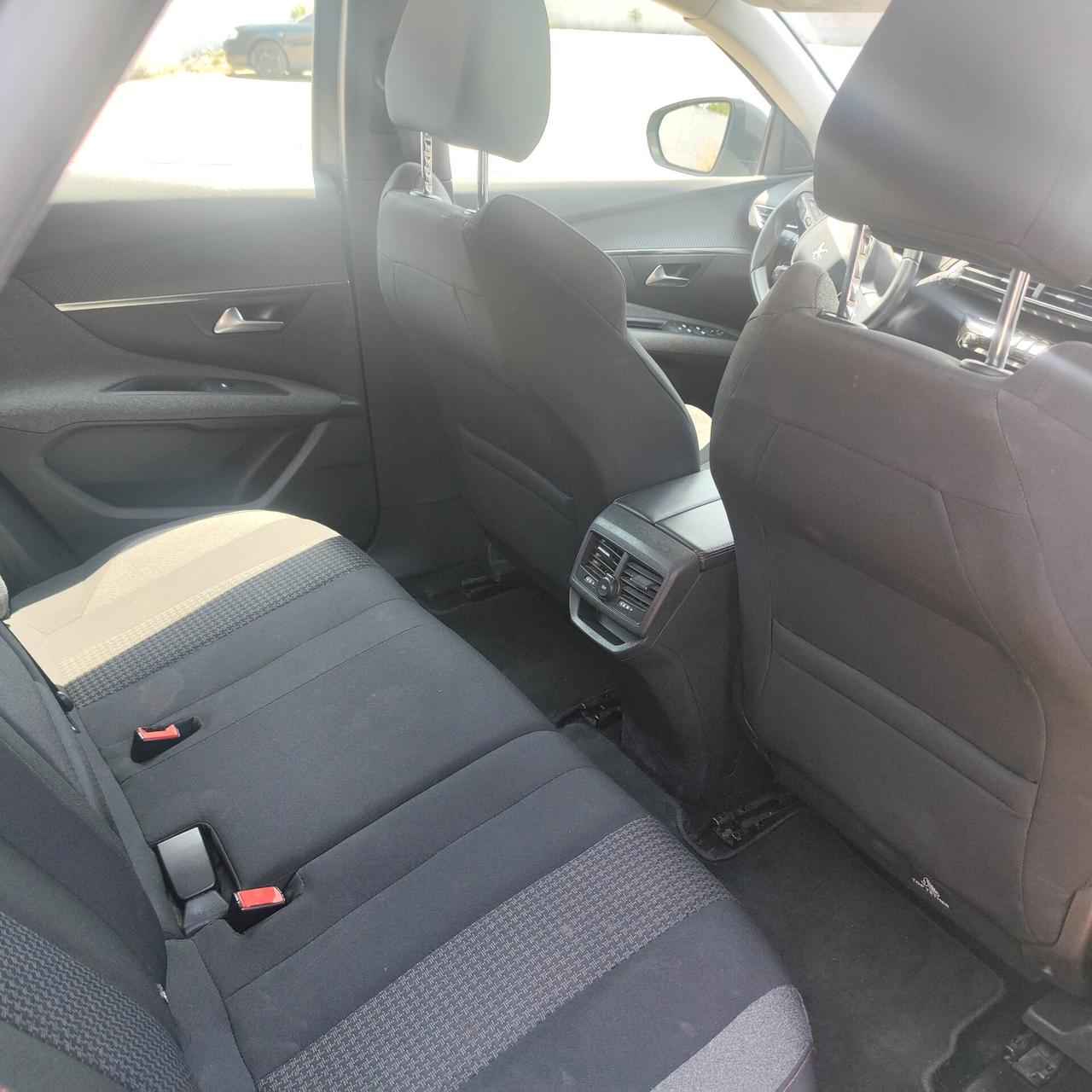 Peugeot 3008 BlueHDi 130 S&S Active Business