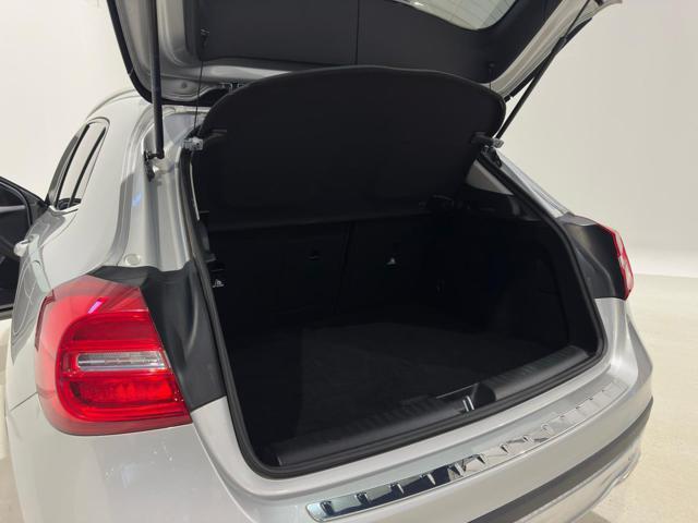 MERCEDES-BENZ GLA 220 d Automatic Premium