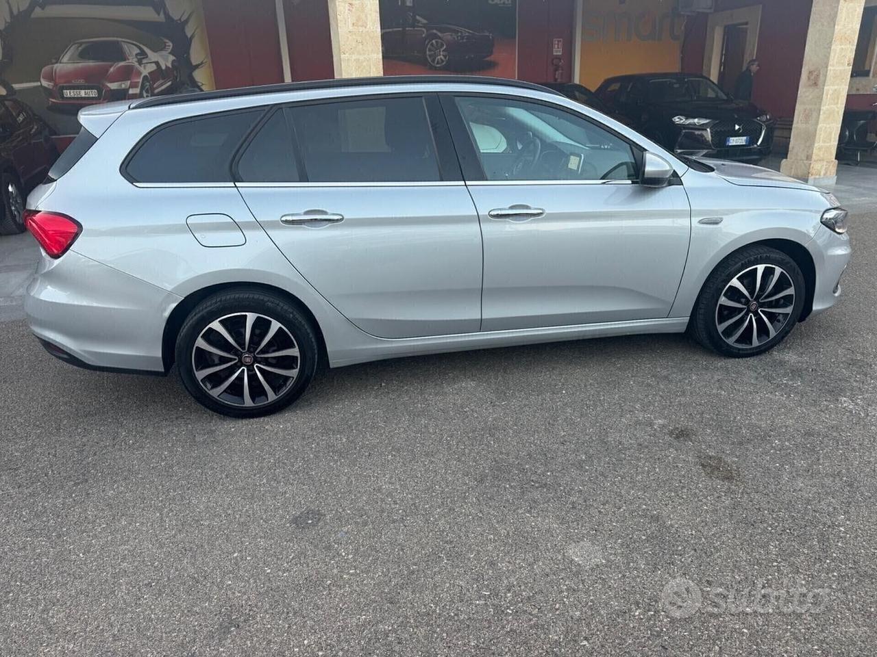 Fiat Tipo 1.6 Mjt SW Lounge Navi Retro Carplay
