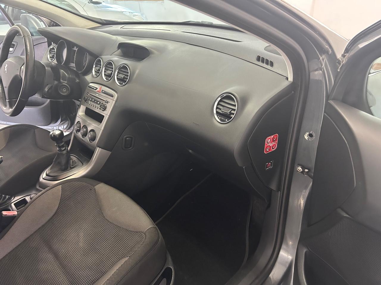 Peugeot 308 2.0 HDi 5p. Féline