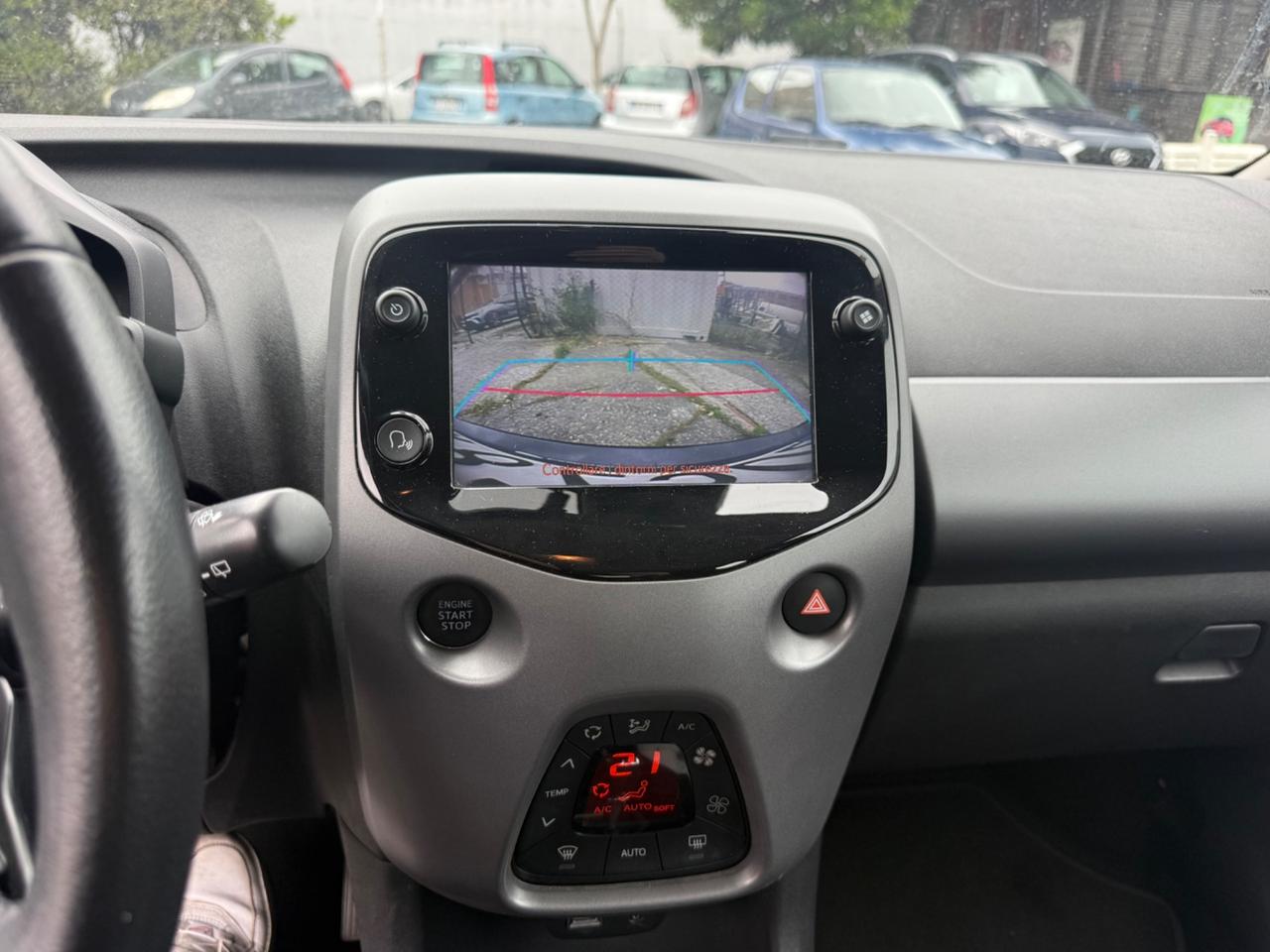 Toyota Aygo Connect 1.0 VVT-i 72CV 5 porte x-business MMT
